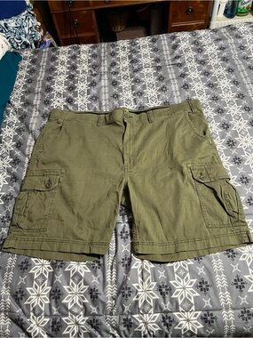 The Foundry Supply Co. Men's Olive Cargo Shorts